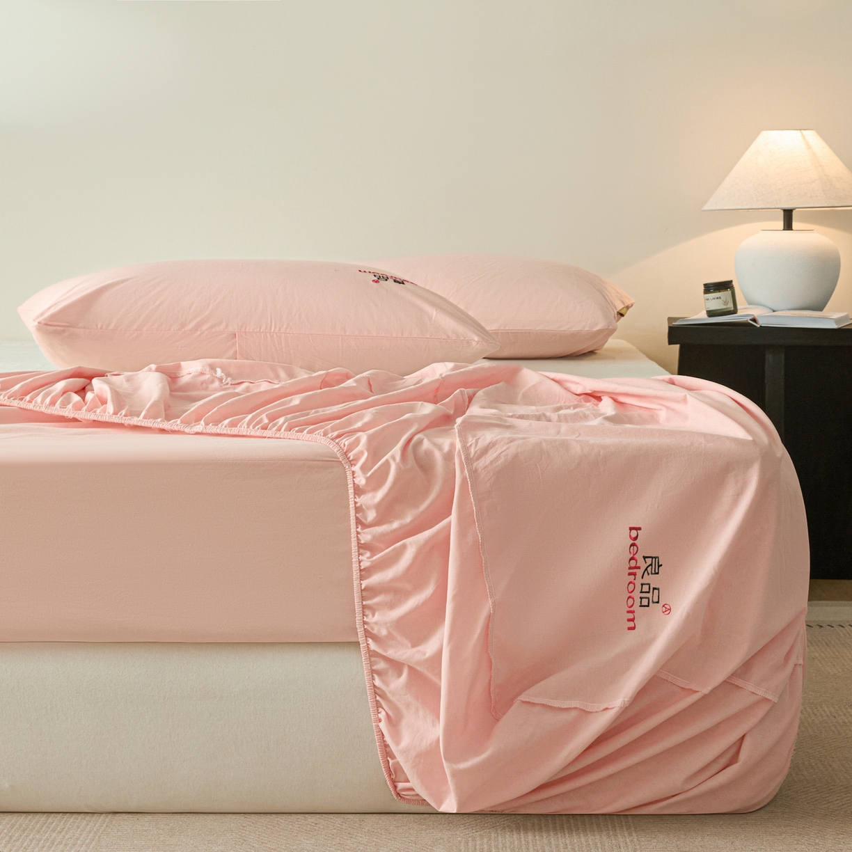 91家纺网 家纺一手货源 找家纺 芬晴家纺 2026新款纯棉密条+纯色单层床笠 纯色-嫩粉