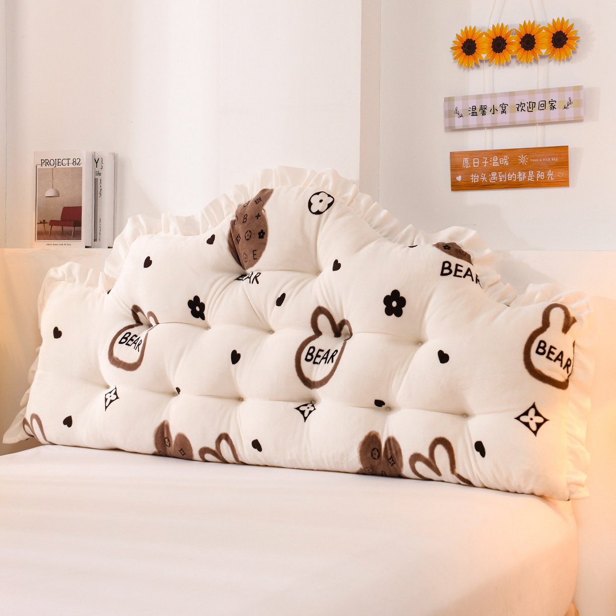 91家纺网 家纺一手货源 找家纺 碧尔家居 2026新款可爱床上靠枕卧室床头靠背防撞榻榻米软包宿舍靠垫-麦浪机械钉扣牛奶绒 棕色小熊