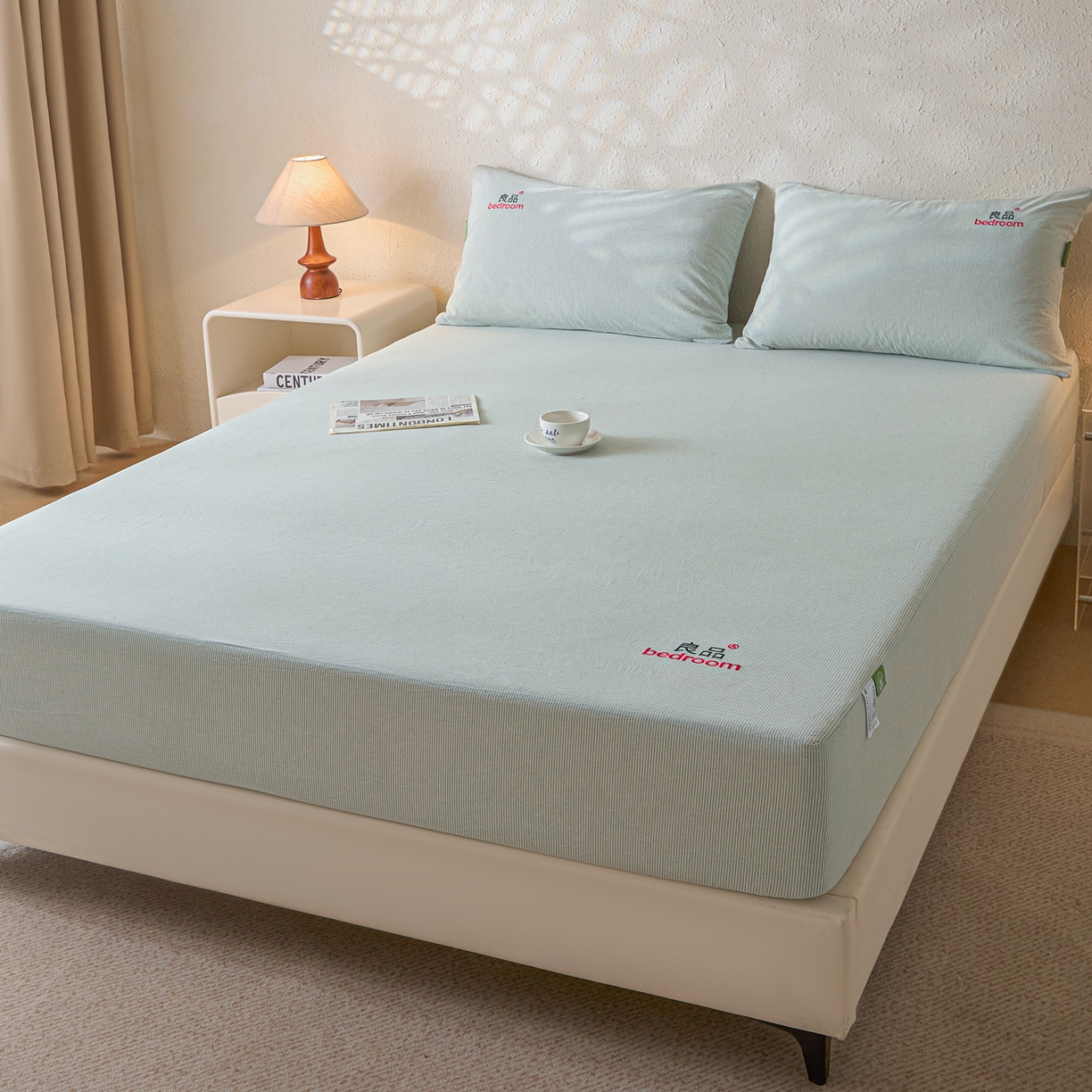 91家纺网 家纺一手货源 找家纺 芬晴家纺 2026新款纯棉密条+纯色单层床笠 条纹-果绿