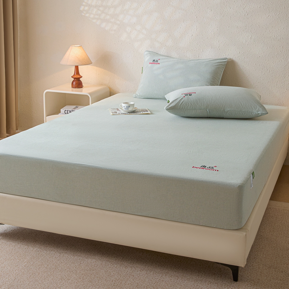 91家纺网 家纺一手货源 找家纺 芬晴家纺 2026新款纯棉密条+纯色单层床笠 条纹-果绿