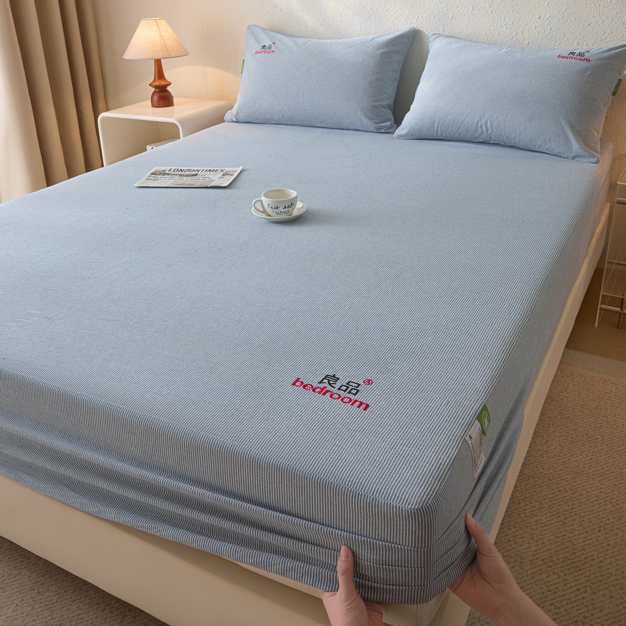 91家纺网 家纺一手货源 找家纺 芬晴家纺 2026新款纯棉密条+纯色单层床笠 条纹-牛仔蓝