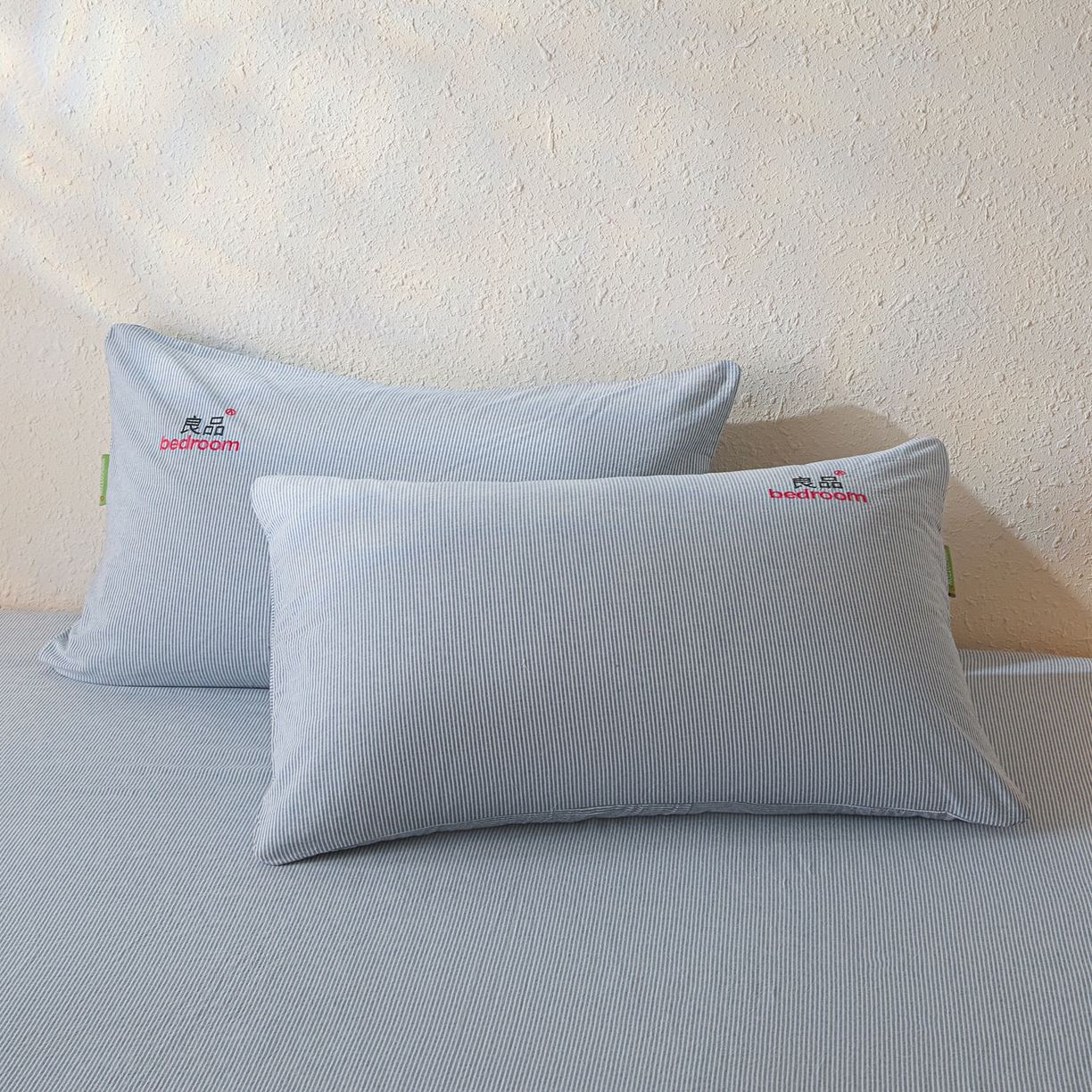 91家纺网 家纺一手货源 找家纺 芬晴家纺 2026新款纯棉密条+纯色单层床笠 条纹-牛仔蓝