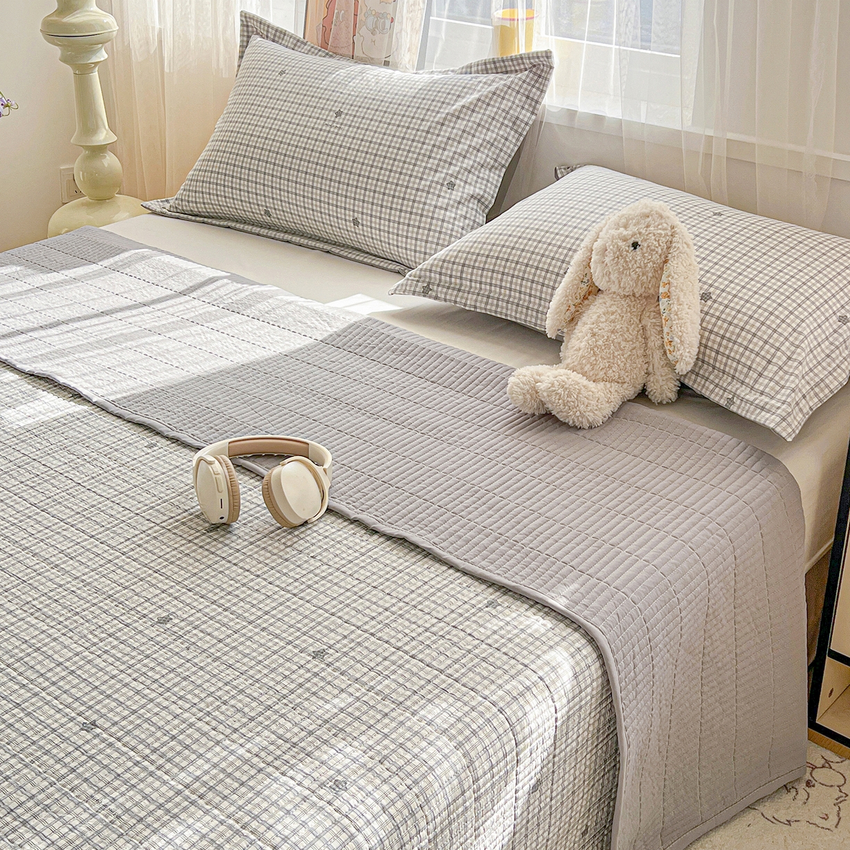 91家纺网 家纺一手货源 找家纺 梦纤绒 2026新款亲肤舒适仿棉印花床盖四件套 灰小格