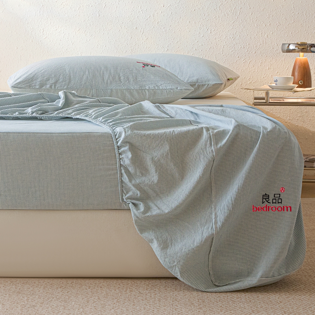 91家纺网 家纺一手货源 找家纺 芬晴家纺 2026新款纯棉密条+纯色单层床笠 条纹-雾霾蓝
