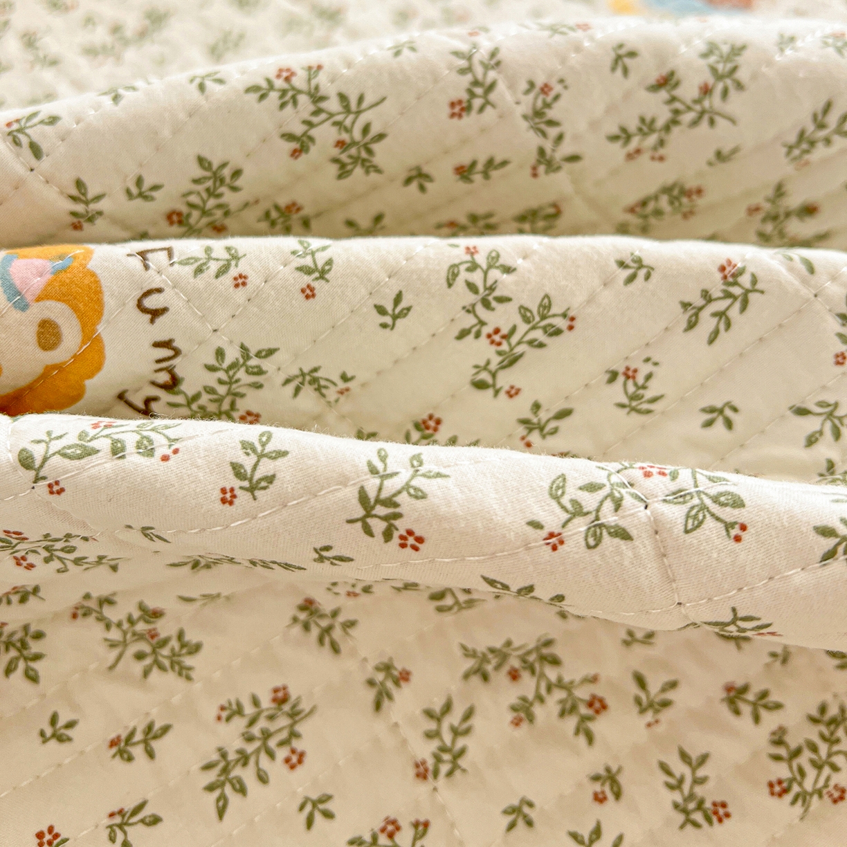 91家纺网 家纺一手货源 找家纺 梦纤绒 2026新款亲肤舒适仿棉印花床盖四件套 马戏团