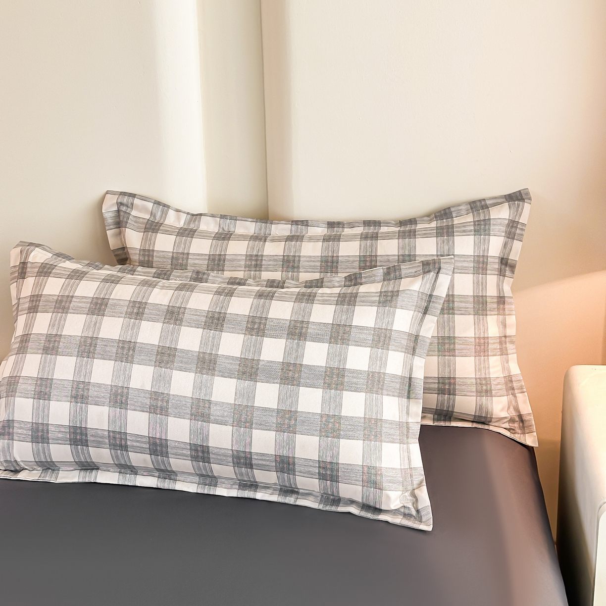 91家纺网 家纺一手货源 找家纺 楠沐家纺 2026新款无印风单被套芦荟棉学生印花被套 亚麻灰格