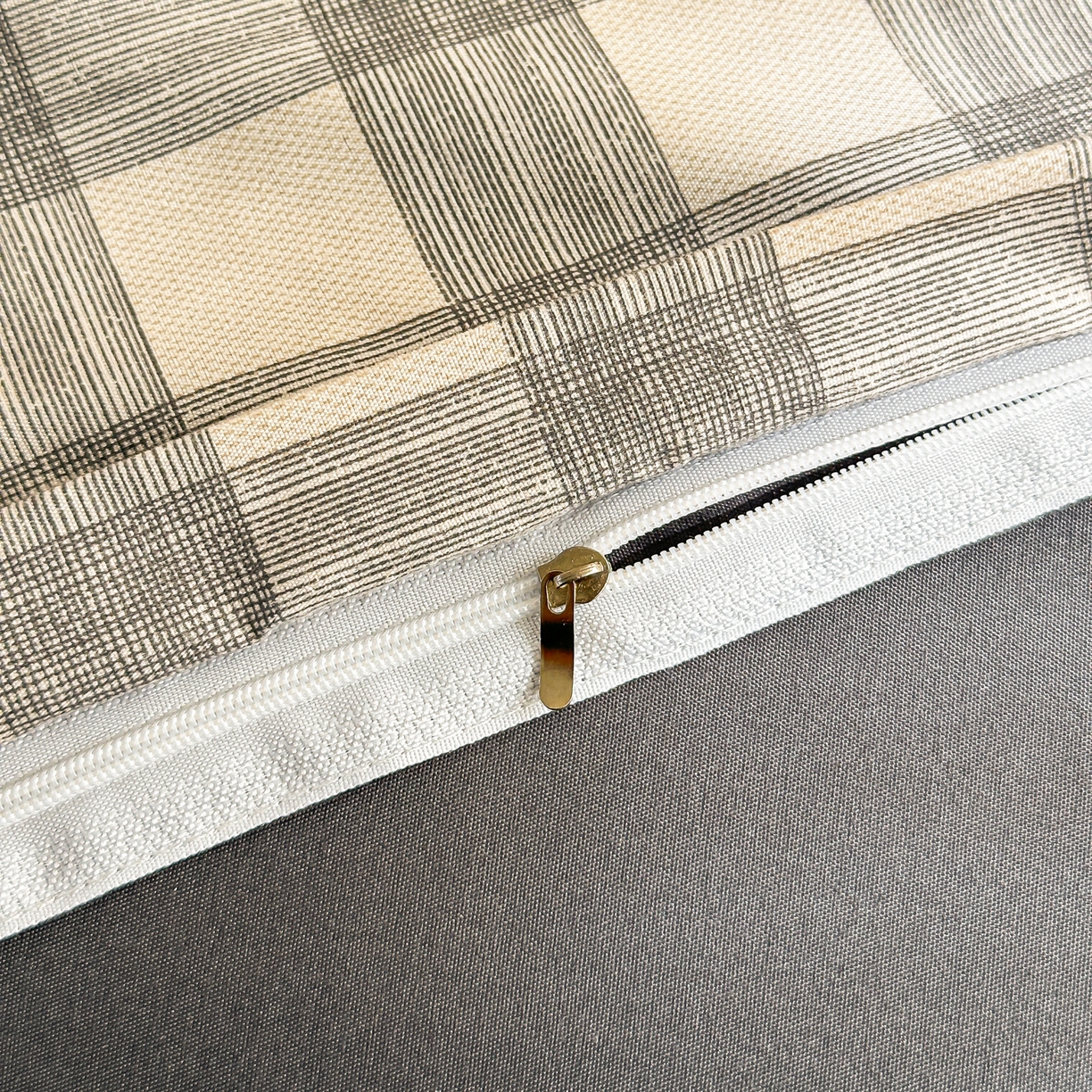 91家纺网 家纺一手货源 找家纺 楠沐家纺 2026新款无印风单被套芦荟棉学生印花被套 亚麻灰格