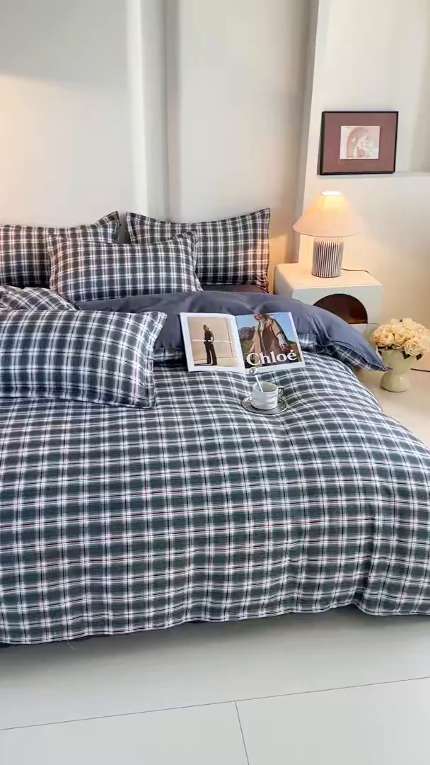 91家纺网 家纺一手货源 找家纺 楠沐家纺 2026新款无印风单被套芦荟棉学生印花被套 烟雾灰格