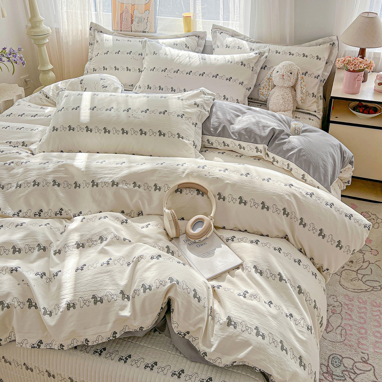 91家纺网 家纺一手货源 找家纺 梦纤绒 2026新款亲肤舒适仿棉印花床盖四件套 小木马