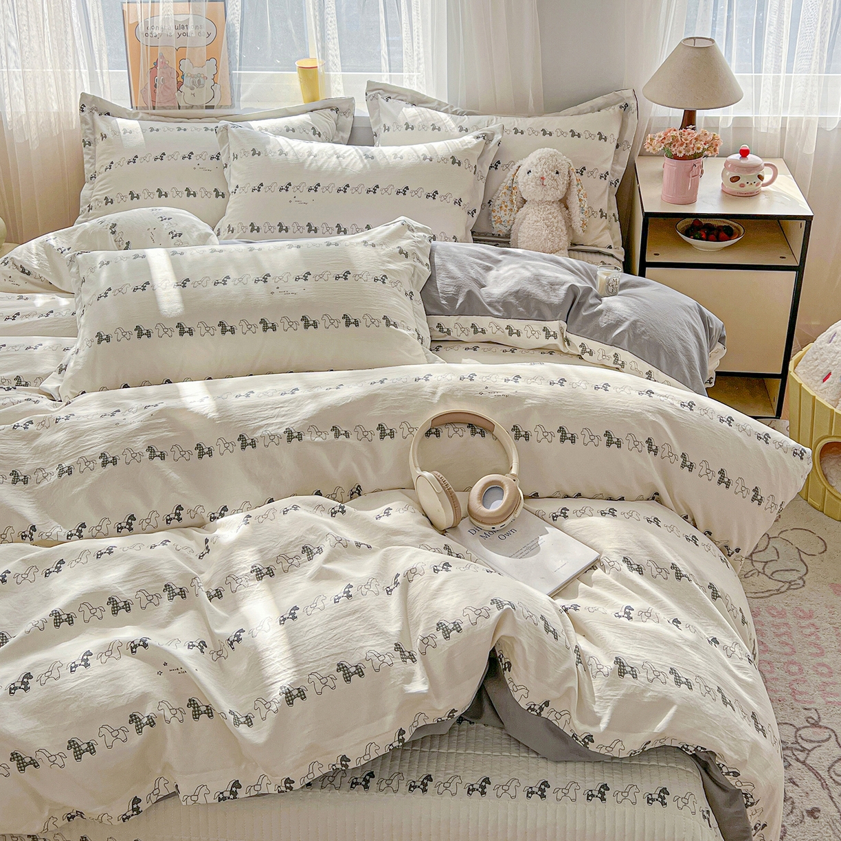 91家纺网 家纺一手货源 找家纺 梦纤绒 2026新款亲肤舒适仿棉印花床盖四件套 小木马