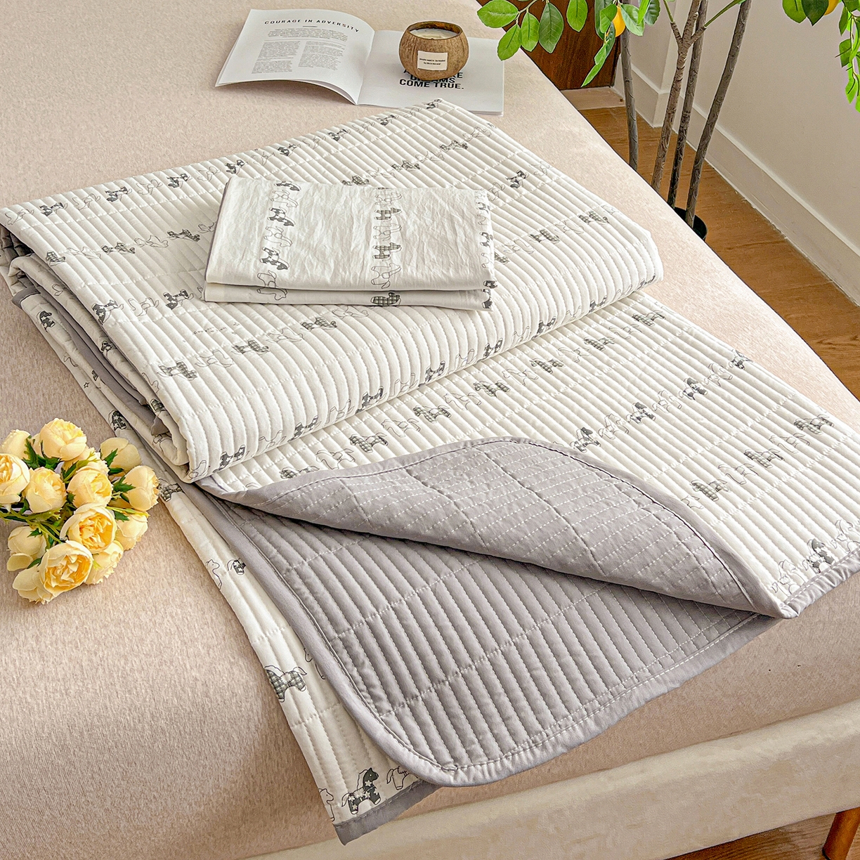 91家纺网 家纺一手货源 找家纺 梦纤绒 2026新款亲肤舒适仿棉印花床盖四件套 小木马