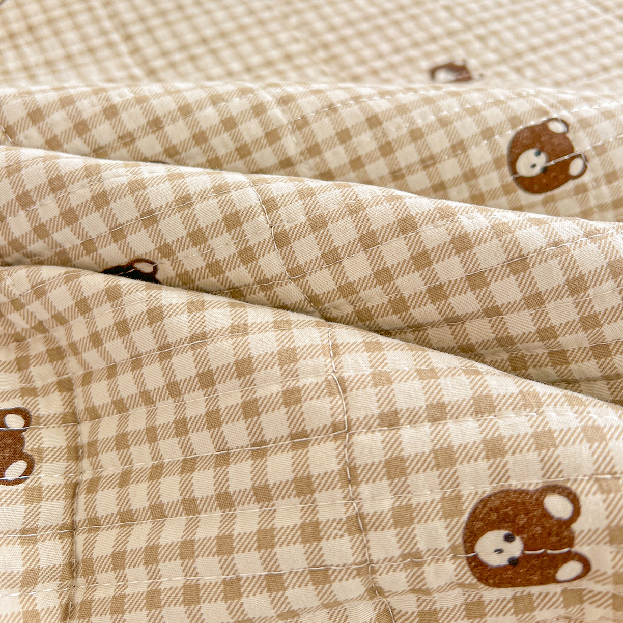 91家纺网 家纺一手货源 找家纺 梦纤绒 2026新款亲肤舒适仿棉印花床盖四件套 小熊头