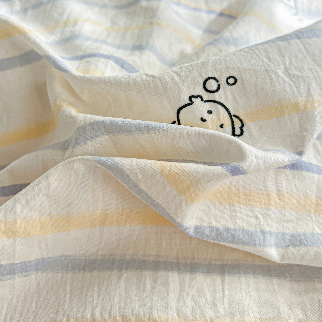 91家纺网 家纺一手货源 找家纺 梦纤绒 2026新款亲肤舒适仿棉印花床盖四件套 鱼多多