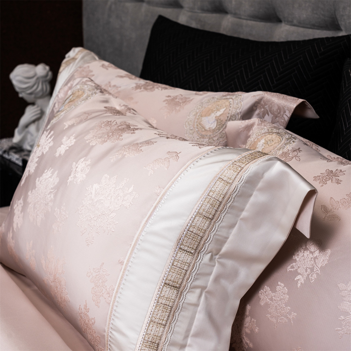 91家纺网 家纺一手货源 找家纺 （总）鼎飞家纺 2026新款3D立体浮雕高精密长绒棉四件套--索菲尔系列