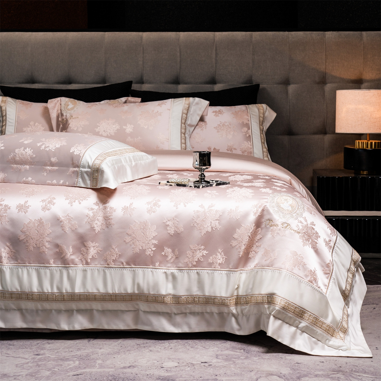 91家纺网 家纺一手货源 找家纺 （总）鼎飞家纺 2026新款3D立体浮雕高精密长绒棉四件套--索菲尔系列