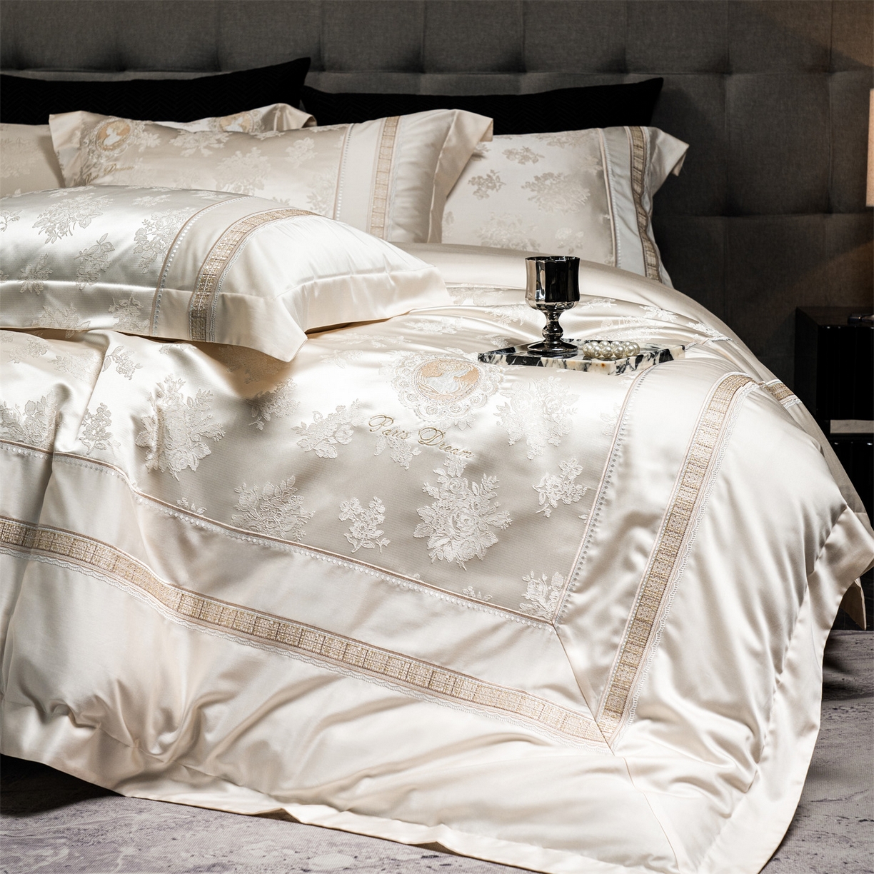 91家纺网 家纺一手货源 找家纺 鼎飞家纺 2026新款3D立体浮雕高精密长绒棉四件套--索菲尔系列 索菲尔-奶咖