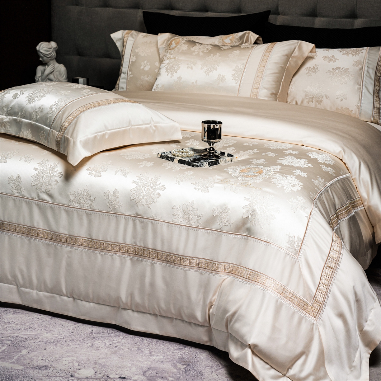 91家纺网 家纺一手货源 找家纺 鼎飞家纺 2026新款3D立体浮雕高精密长绒棉四件套--索菲尔系列 索菲尔-奶咖