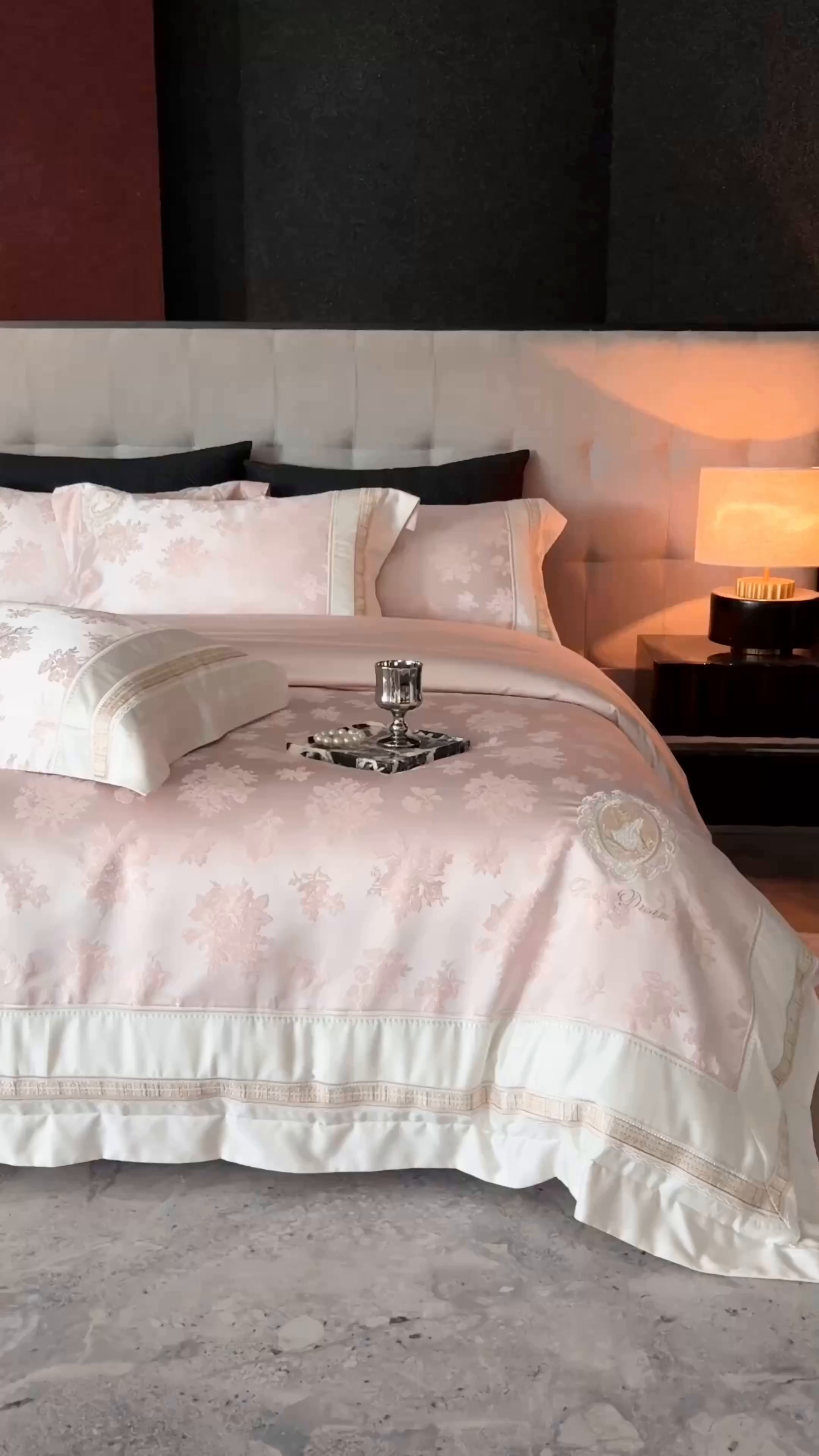 91家纺网 家纺一手货源 找家纺 鼎飞家纺 2026新款3D立体浮雕高精密长绒棉四件套--索菲尔系列 索菲尔-茶粉