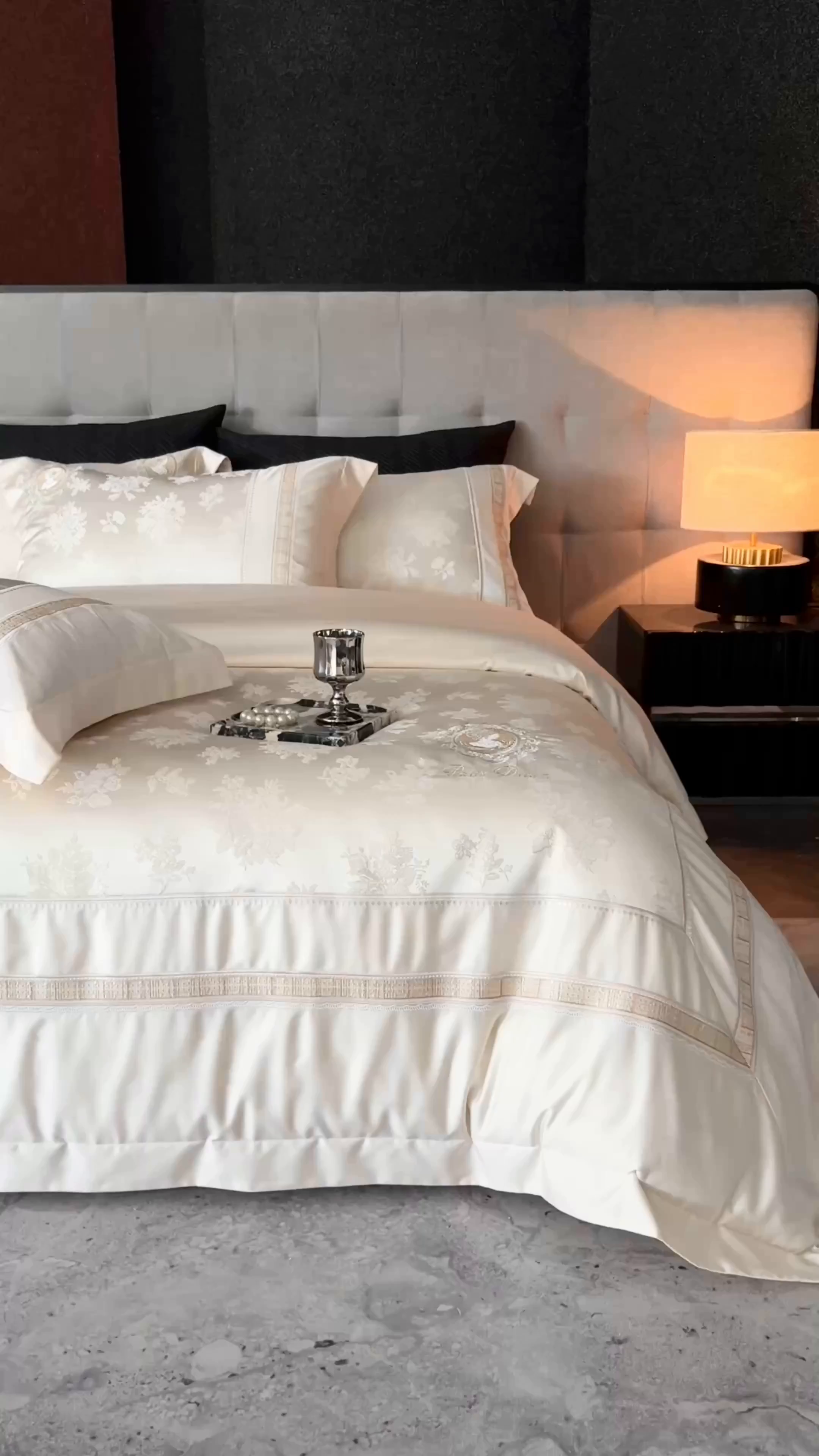 91家纺网 家纺一手货源 找家纺 鼎飞家纺 2026新款3D立体浮雕高精密长绒棉四件套--索菲尔系列 索菲尔-奶咖