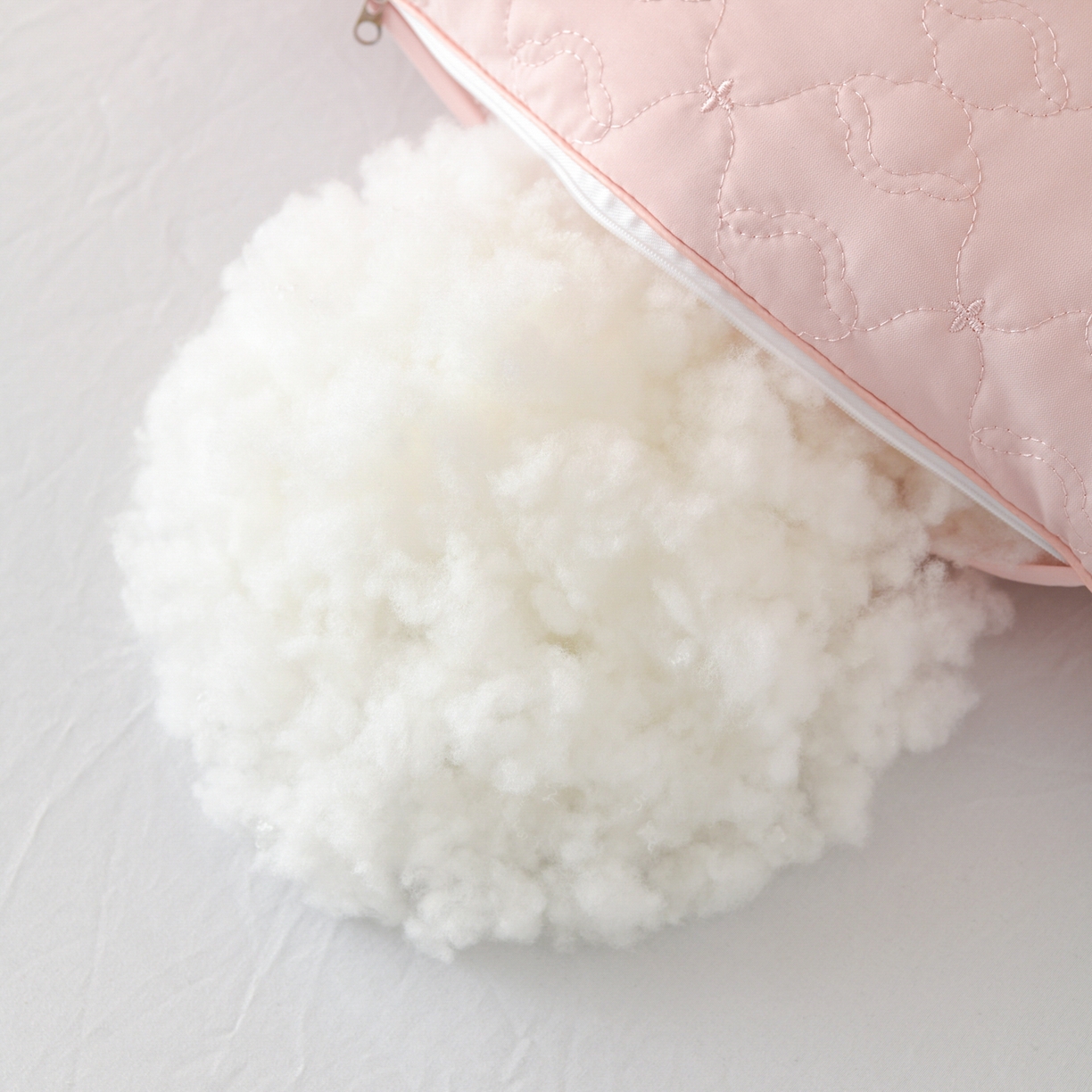 91家纺网 家纺一手货源 找家纺 仁宇枕业 2026新款磨毛大豆蚕丝低枕枕头枕芯 磨毛大豆蚕丝枕-粉色