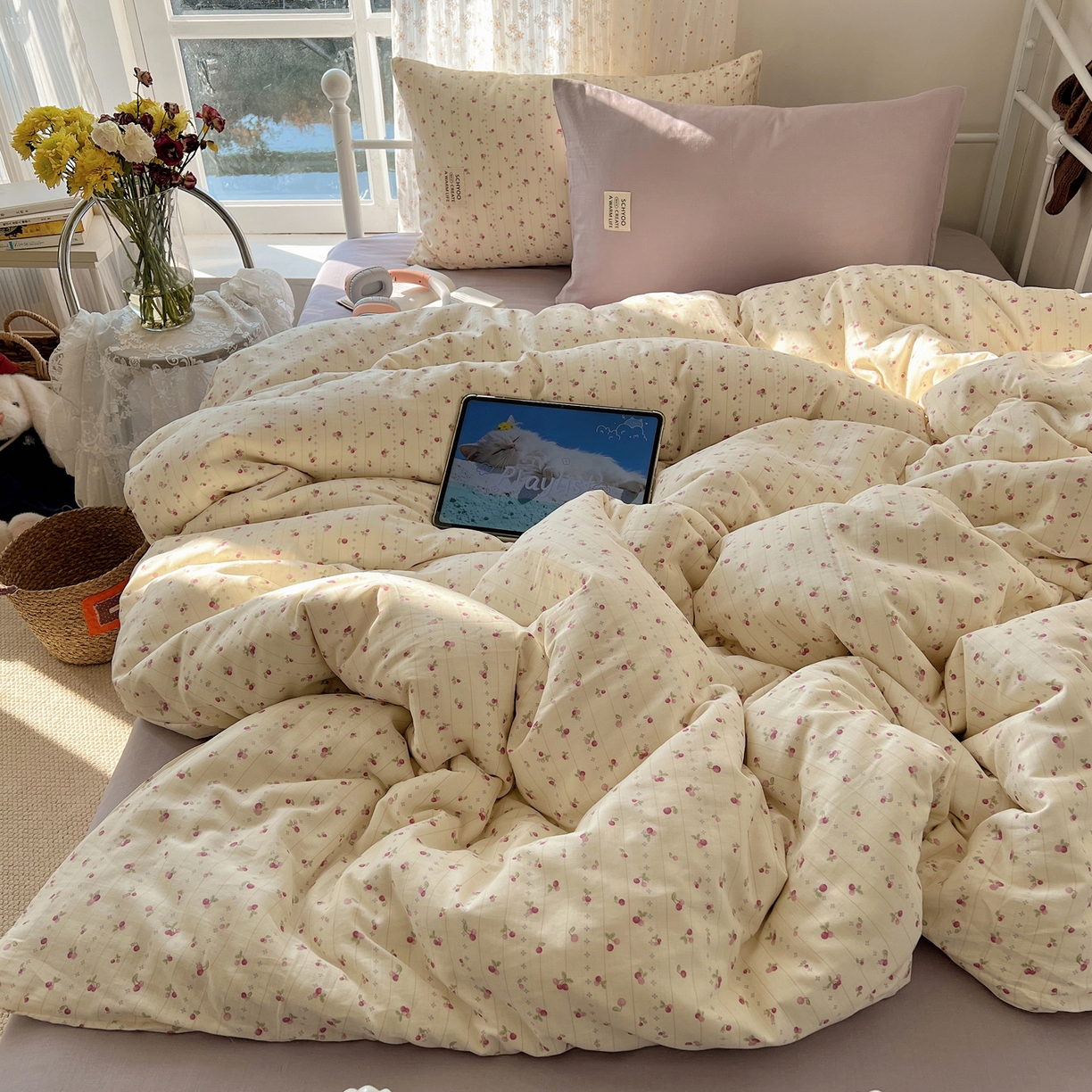 91家纺网 家纺一手货源 找家纺 六巷胡同 2026新款INS博主风混搭小碎花A类全棉双层纱四件套 双层纱-花漾雪姬