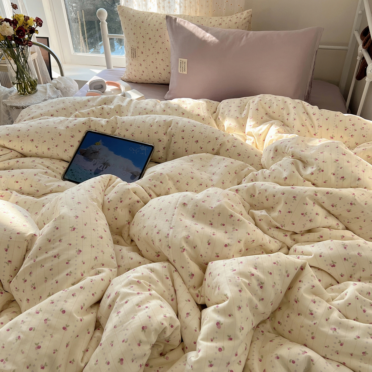 91家纺网 家纺一手货源 找家纺 六巷胡同 2026新款INS博主风混搭小碎花A类全棉双层纱四件套 双层纱-花漾雪姬