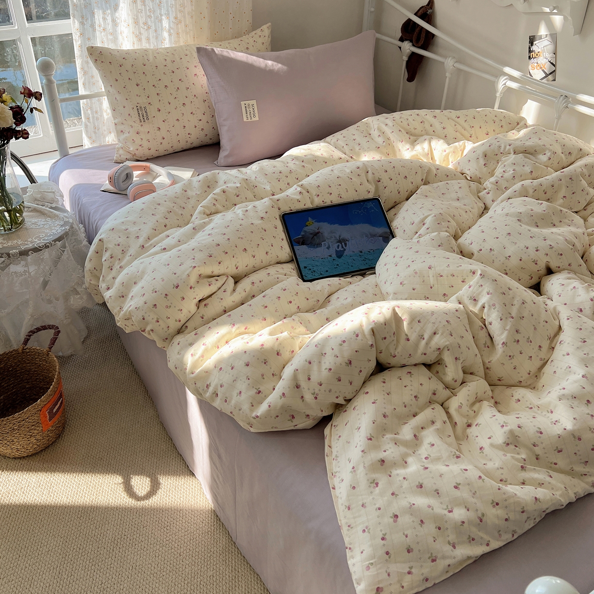 91家纺网 家纺一手货源 找家纺 六巷胡同 2026新款INS博主风混搭小碎花A类全棉双层纱四件套 双层纱-花漾雪姬