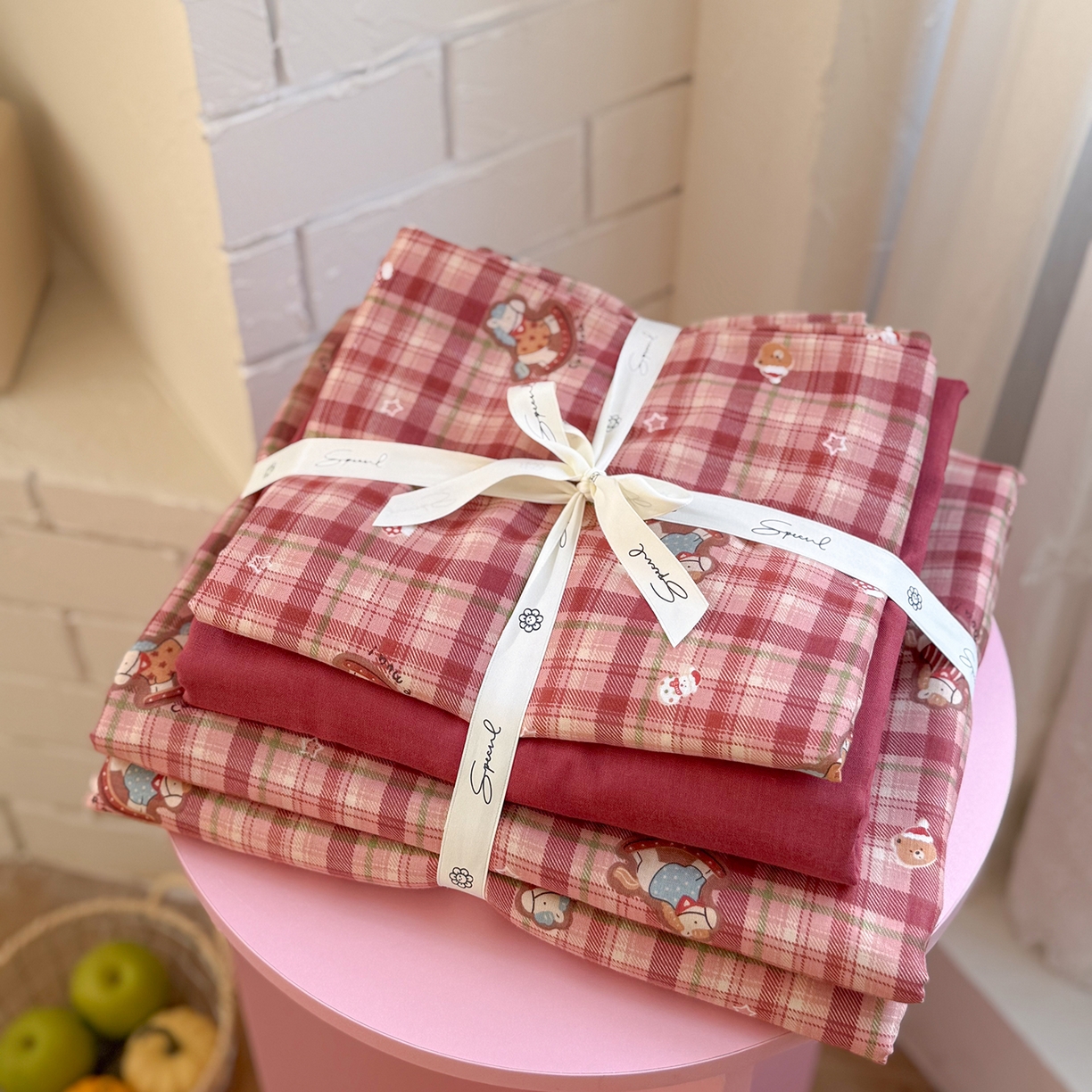 91家纺网 家纺一手货源 找家纺 麦伦家居 2026年春夏新款全棉纯棉有氧双层纱印花四件套-第二波 木马乐园