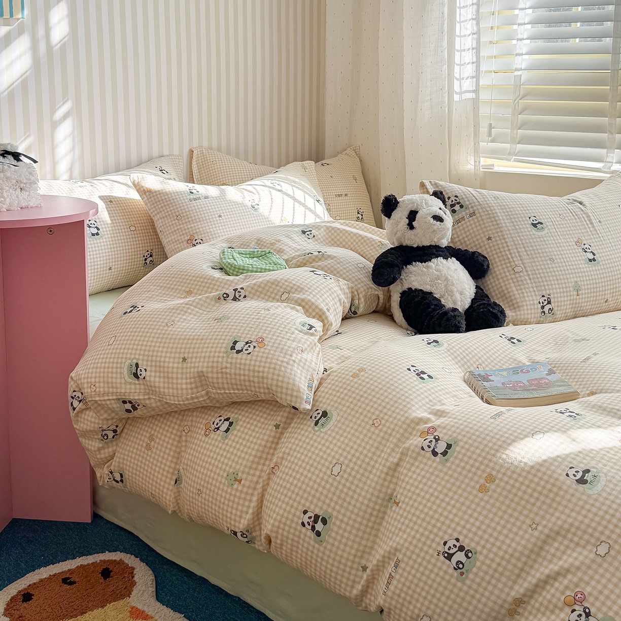 91家纺网 家纺一手货源 找家纺 麦伦家居 2026年春夏新款全棉纯棉有氧双层纱印花四件套-第二波 俏皮熊猫
