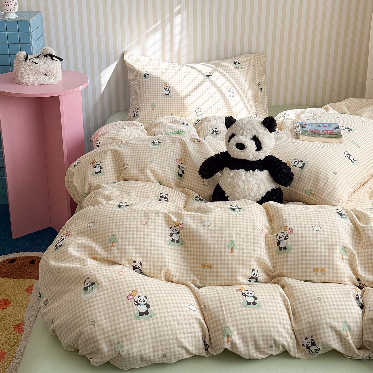 91家纺网 家纺一手货源 找家纺 麦伦家居 2026年春夏新款全棉纯棉有氧双层纱印花四件套-第二波 俏皮熊猫