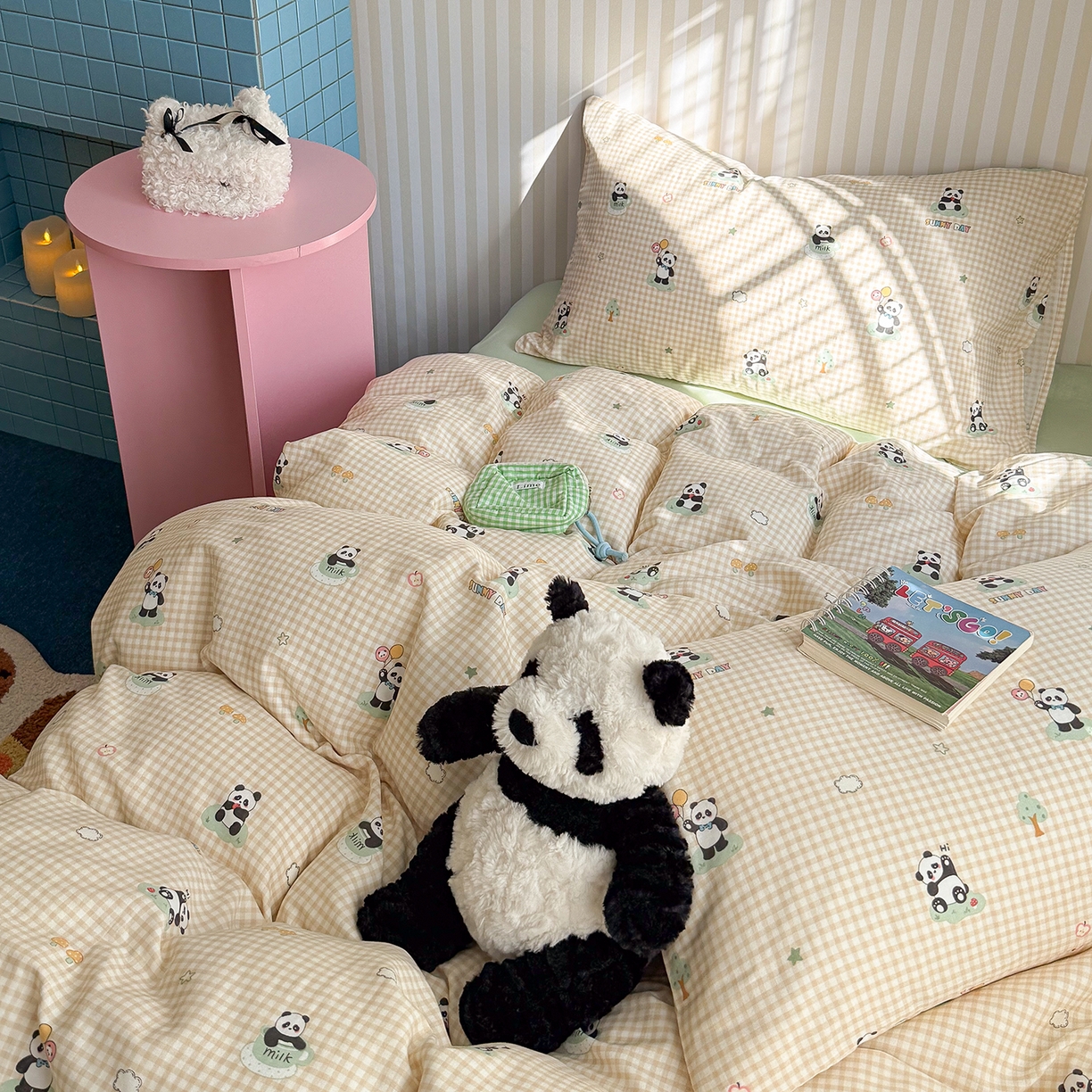 91家纺网 家纺一手货源 找家纺 麦伦家居 2026年春夏新款全棉纯棉有氧双层纱印花四件套-第二波 俏皮熊猫