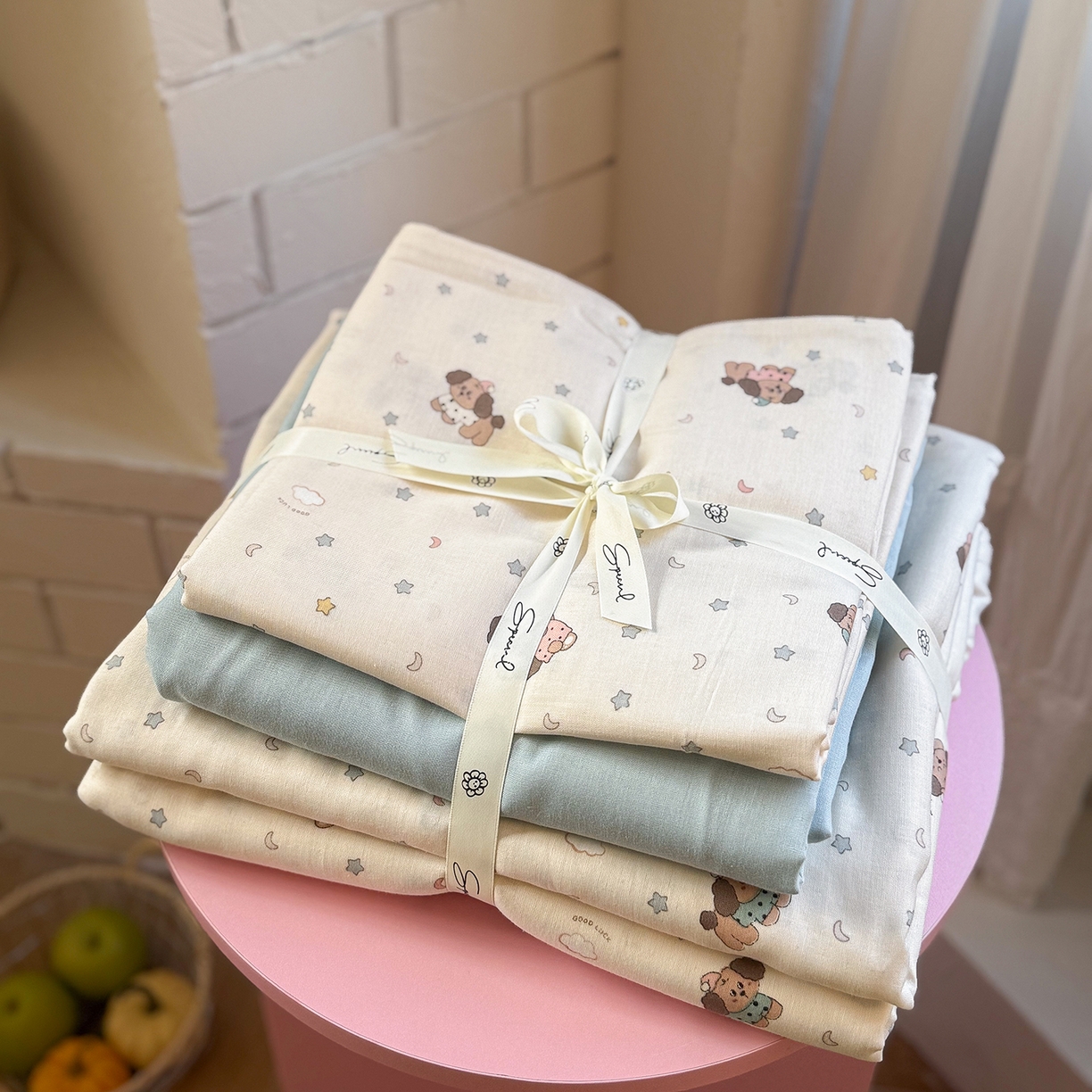 91家纺网 家纺一手货源 找家纺 麦伦家居 2026年春夏新款全棉纯棉有氧双层纱印花四件套-第二波 甜梦汪汪