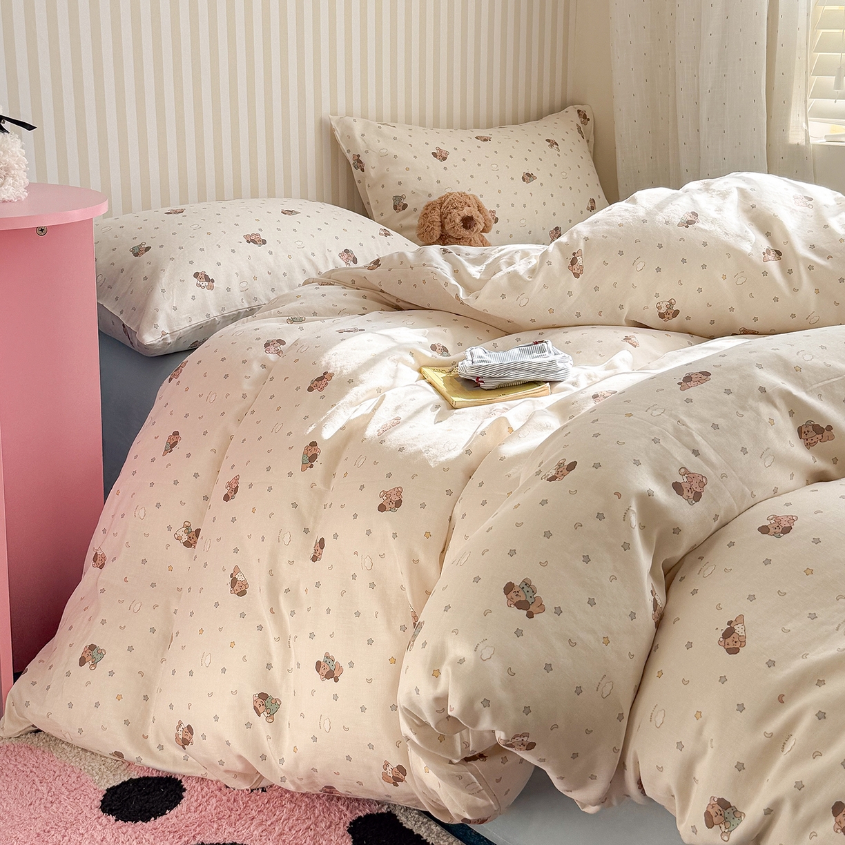 91家纺网 家纺一手货源 找家纺 麦伦家居 2026年春夏新款全棉纯棉有氧双层纱印花四件套-第二波 甜梦汪汪