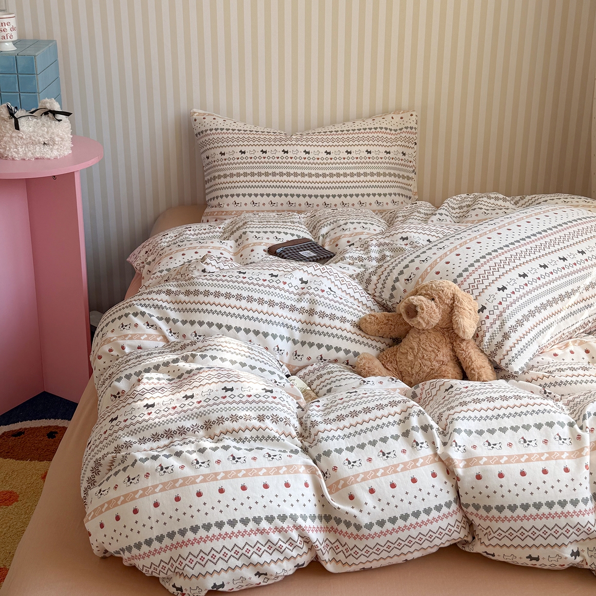 91家纺网 家纺一手货源 找家纺 麦伦家居 2026年春夏新款全棉纯棉有氧双层纱印花四件套-第二波 心动狗狗