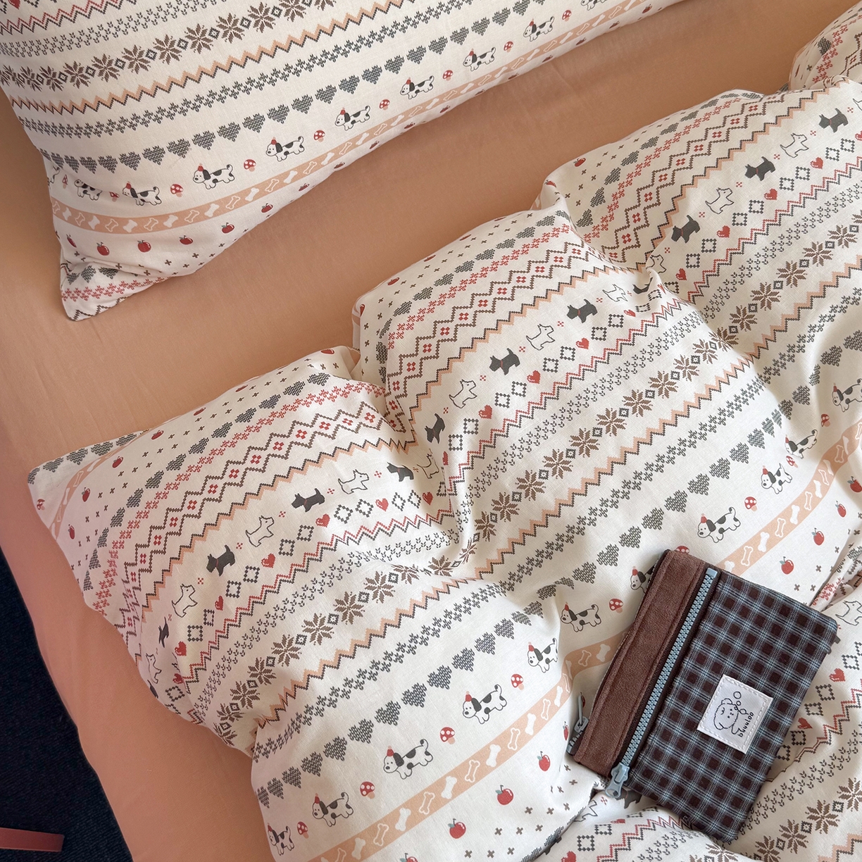 91家纺网 家纺一手货源 找家纺 麦伦家居 2026年春夏新款全棉纯棉有氧双层纱印花四件套-第二波 心动狗狗