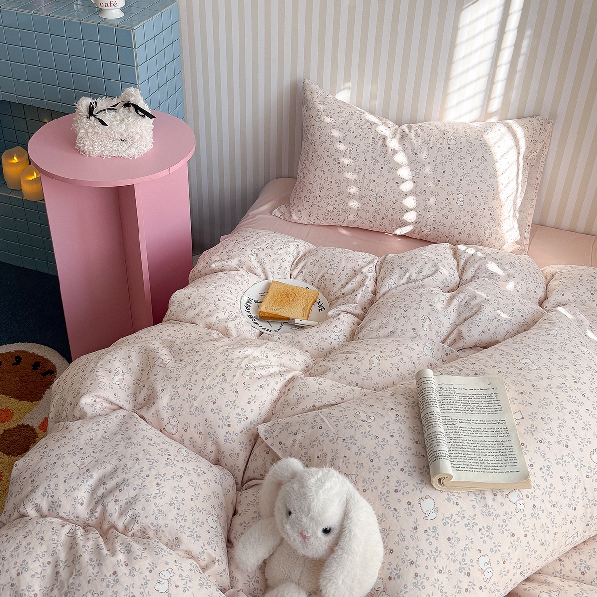 91家纺网 家纺一手货源 找家纺 麦伦家居 2026年春夏新款全棉纯棉有氧双层纱印花四件套-第二波 云锦兔-粉