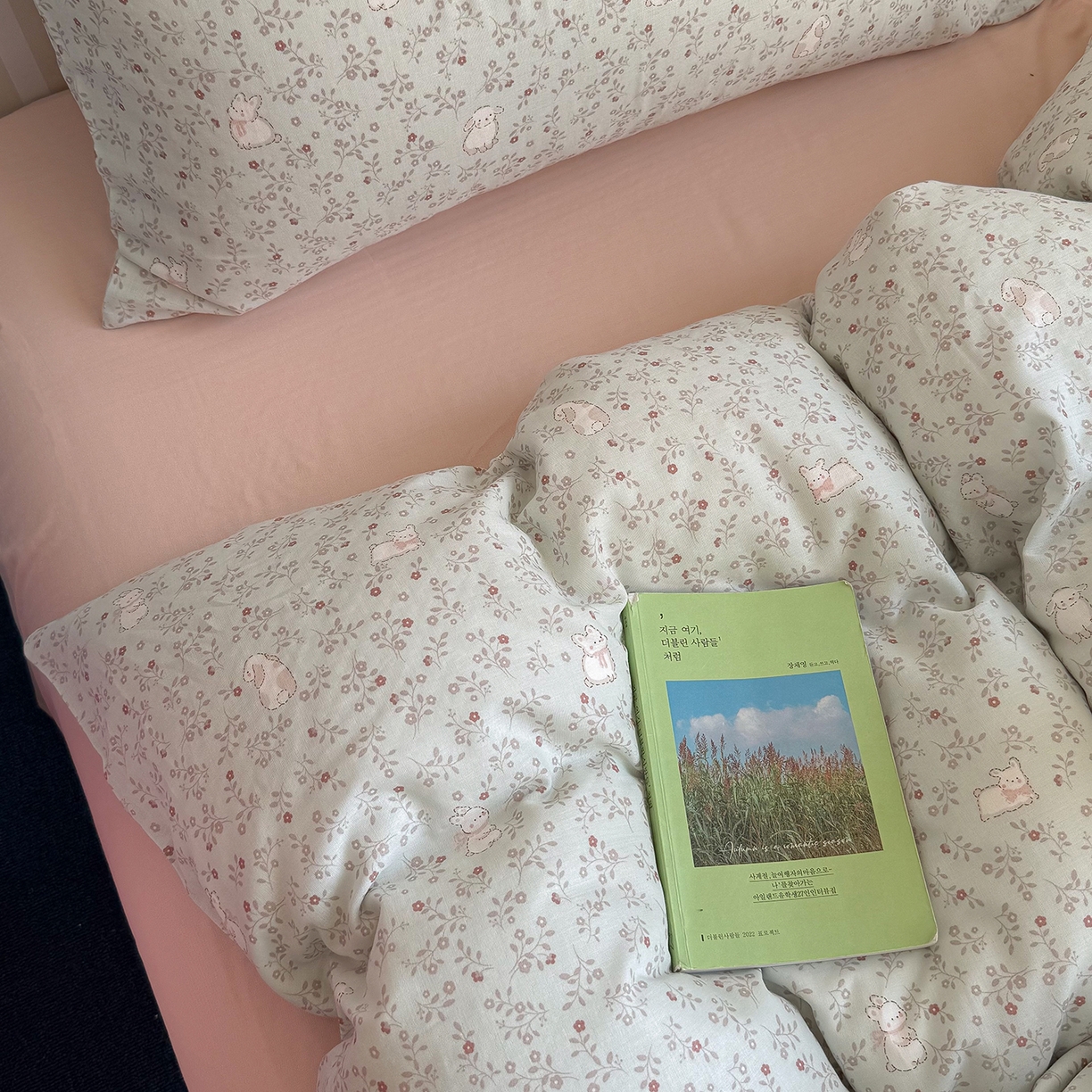 91家纺网 家纺一手货源 找家纺 麦伦家居 2026年春夏新款全棉纯棉有氧双层纱印花四件套-第二波 云锦兔-蓝