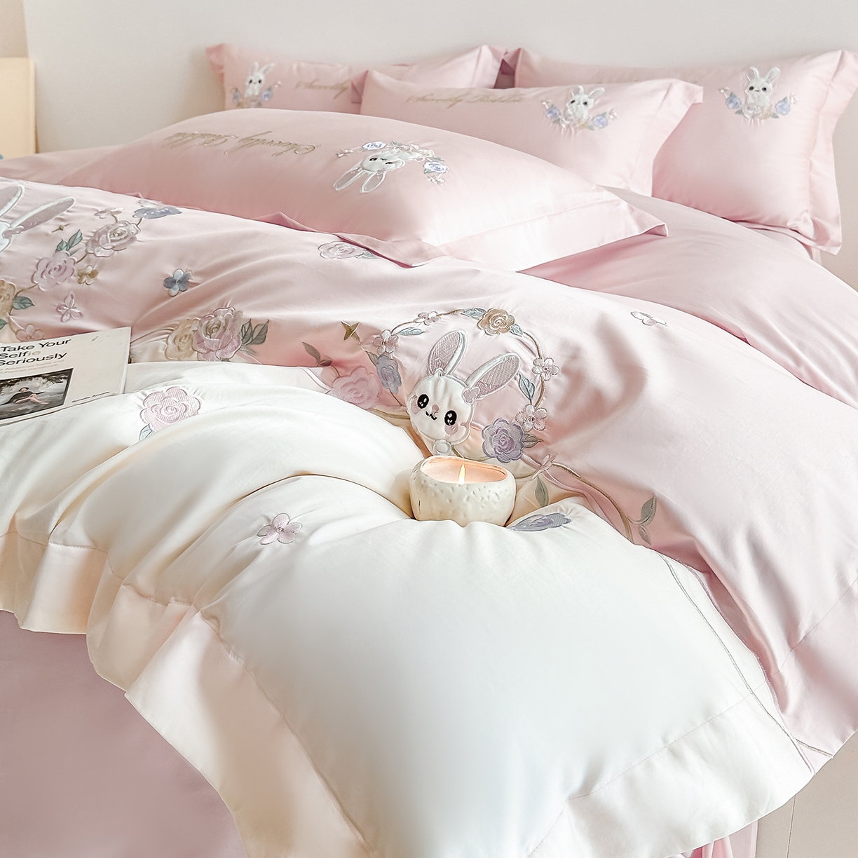 91家纺网 家纺一手货源 找家纺 （总）置顶家纺 2026新款比心兔系列全棉长绒棉拼接绣花四件套