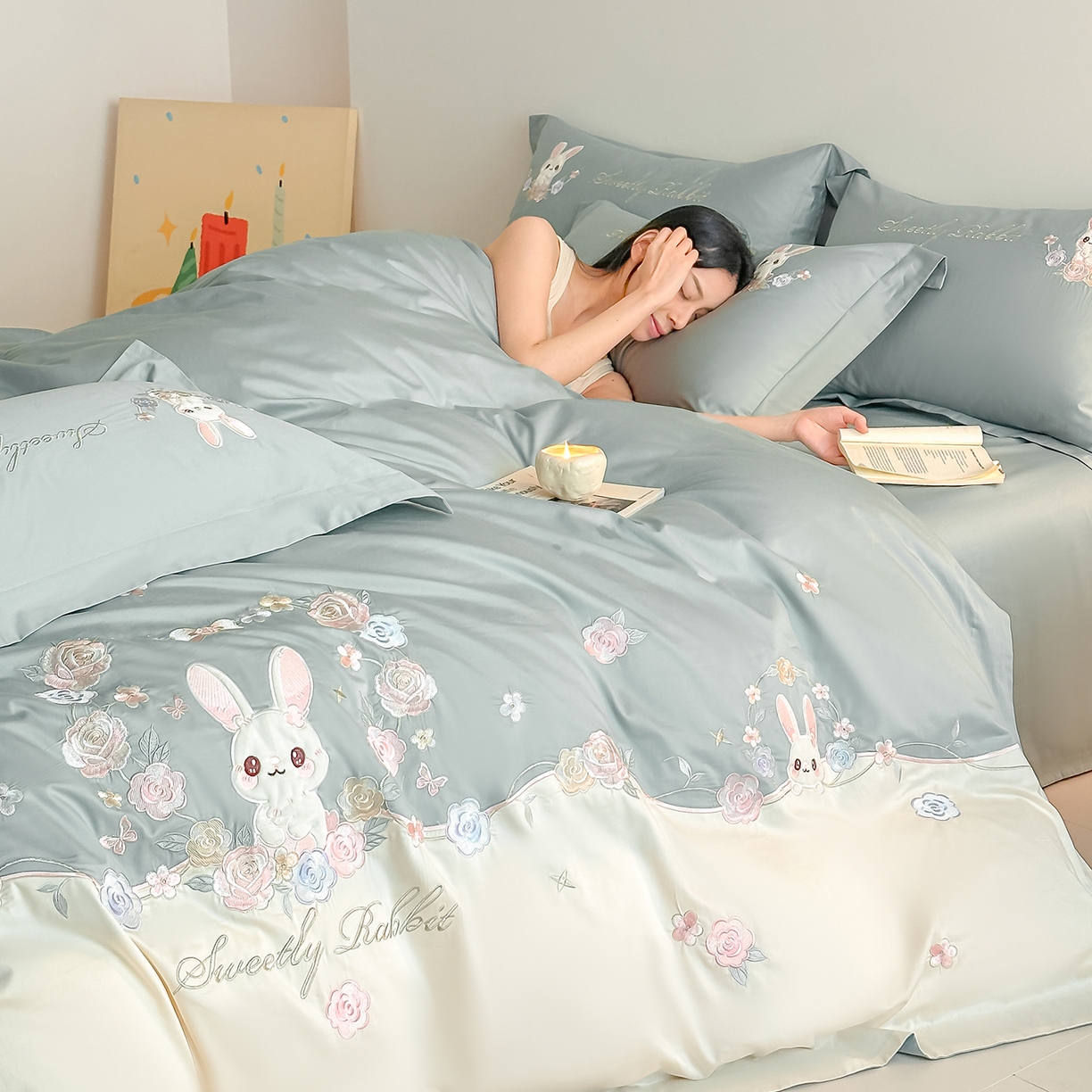 91家纺网 家纺一手货源 找家纺 置顶家纺 2026新款比心兔系列全棉长绒棉拼接绣花四件套 比心兔-月影蓝