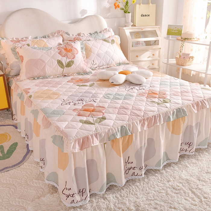 91家纺网 家纺一手货源 找家纺 美达2025全棉蕾丝小花边夹棉单床裙 悠若花园