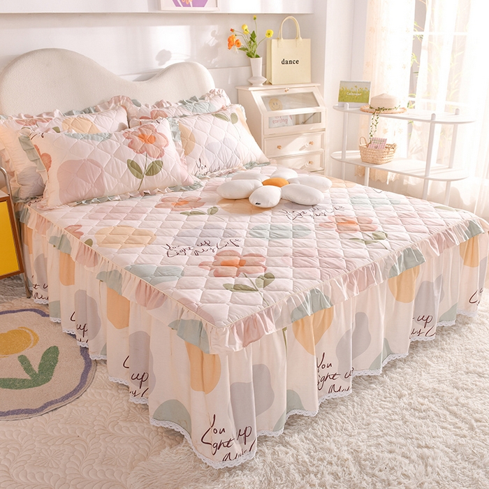 91家纺网 家纺一手货源 找家纺 美达2025全棉蕾丝小花边夹棉单床裙 悠若花园