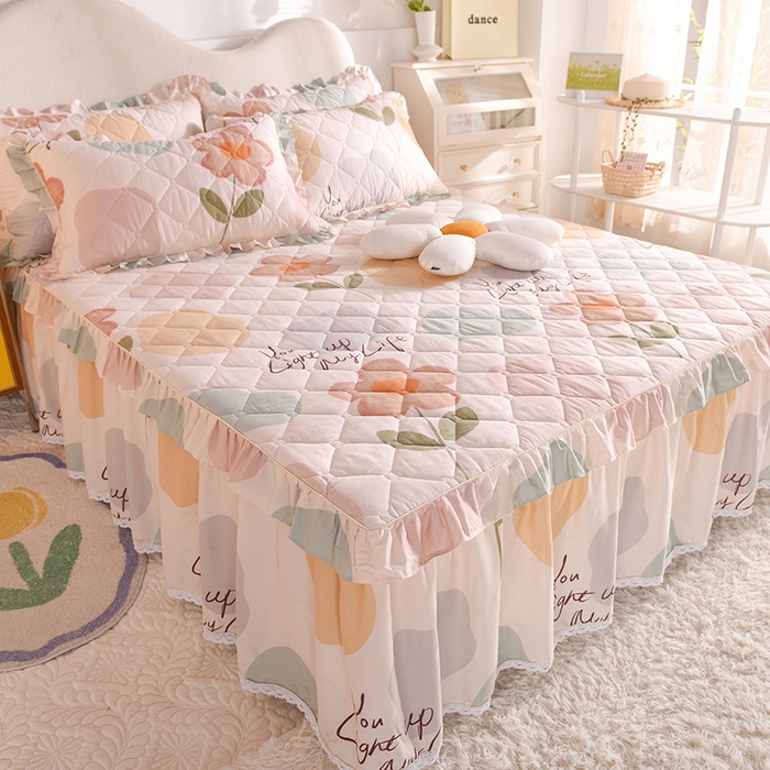 91家纺网 家纺一手货源 找家纺 美达2025全棉蕾丝小花边夹棉单床裙 悠若花园