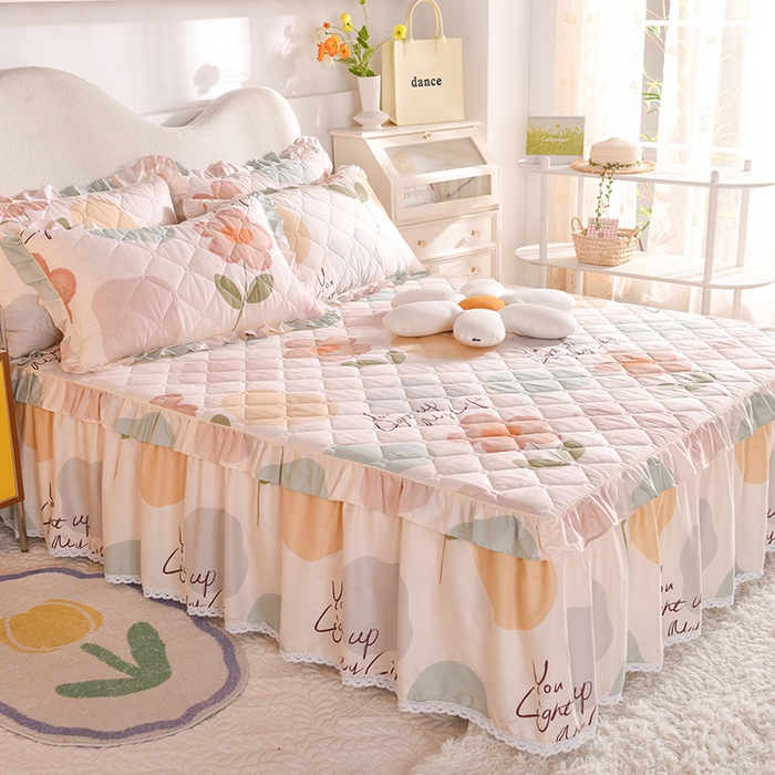 91家纺网 家纺一手货源 找家纺 美达2025全棉蕾丝小花边夹棉单床裙 悠若花园