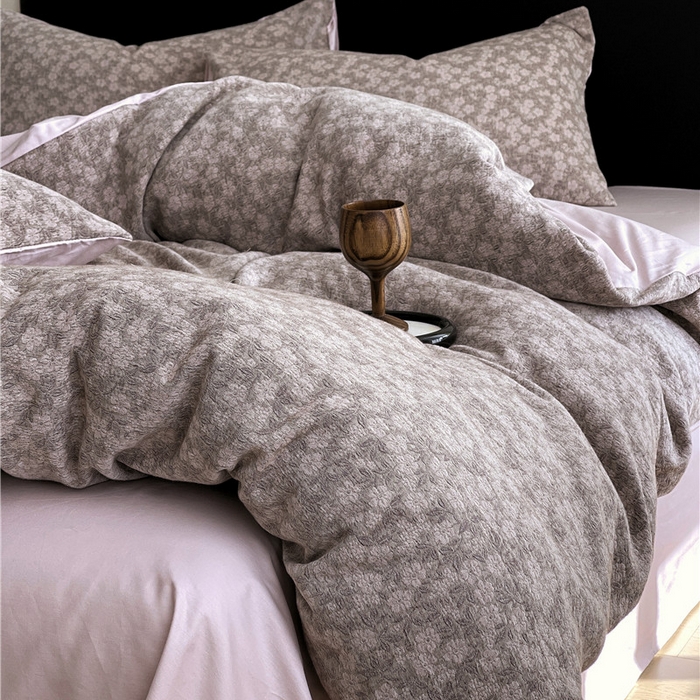 91家纺网 家纺一手货源 找家纺 琪格格纺织 2026新款60s纯棉加厚三层纱系列四件套 三层纱 沁绿曲