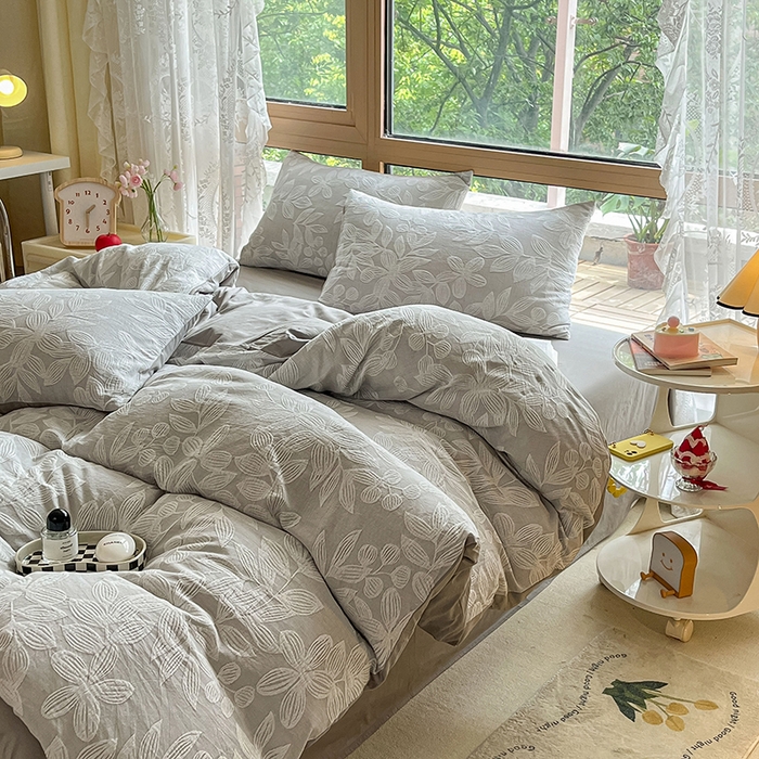 91家纺网 家纺一手货源 找家纺 琪格格纺织 2026新款60s纯棉加厚三层纱系列四件套 三层纱 爱在春秋-灰