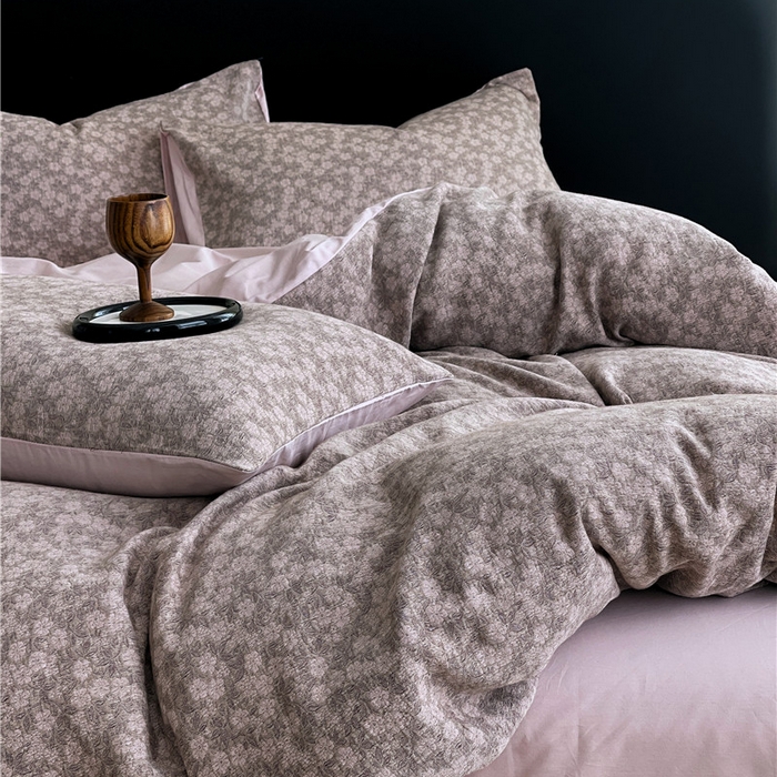 91家纺网 家纺一手货源 找家纺 琪格格纺织 2026新款60s纯棉加厚三层纱系列四件套 三层纱 沁绿曲