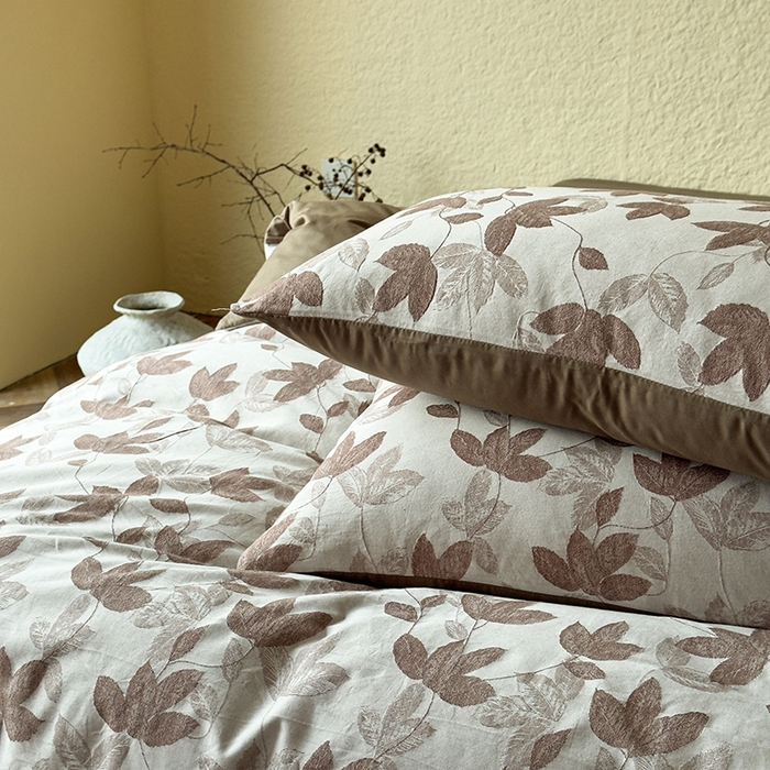 91家纺网 家纺一手货源 找家纺 琪格格纺织 2026新款60s纯棉加厚三层纱系列四件套 三层纱 枫韵-咖