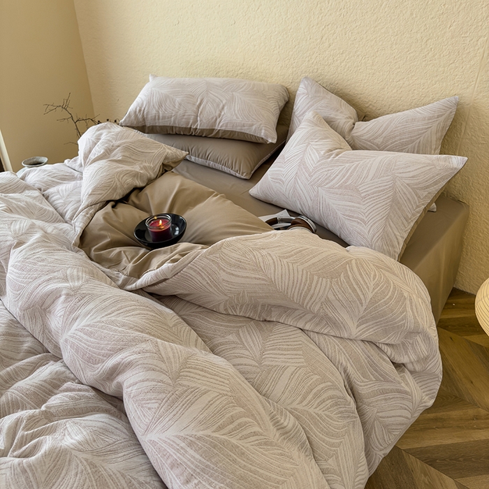 91家纺网 家纺一手货源 找家纺 琪格格纺织 2026新款60s纯棉加厚三层纱系列四件套 三层纱 叶舞