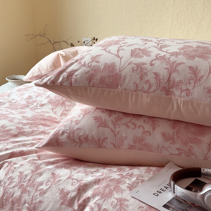 91家纺网 家纺一手货源 找家纺 琪格格纺织 2026新款60s纯棉加厚三层纱系列四件套 三层纱 胧月-粉