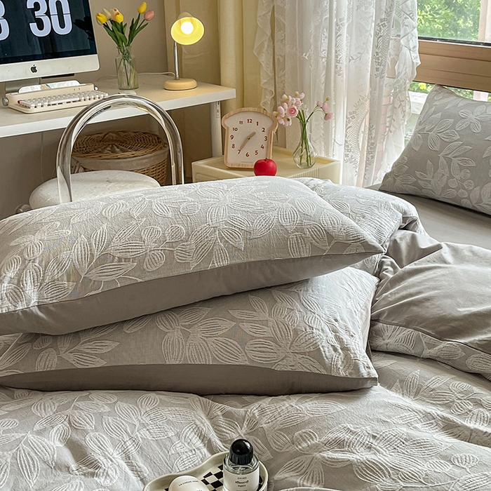 91家纺网 家纺一手货源 找家纺 琪格格纺织 2026新款60s纯棉加厚三层纱系列四件套 三层纱 爱在春秋-灰